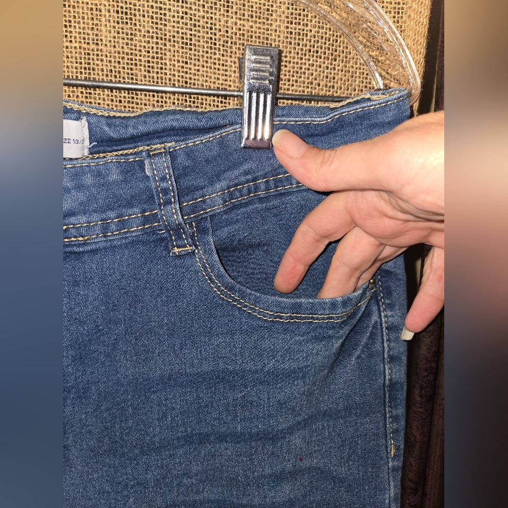 Women's Juniors Thread And Others Distressed Raw Hem Jeans Pants Size 13/31 - Picture 3 of 15